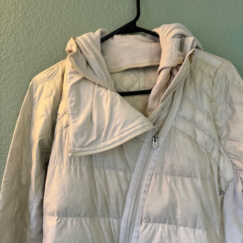 lululemon athletica Cream Puffer Jacket with Hood and Quilted Design - Picture 2 of 11